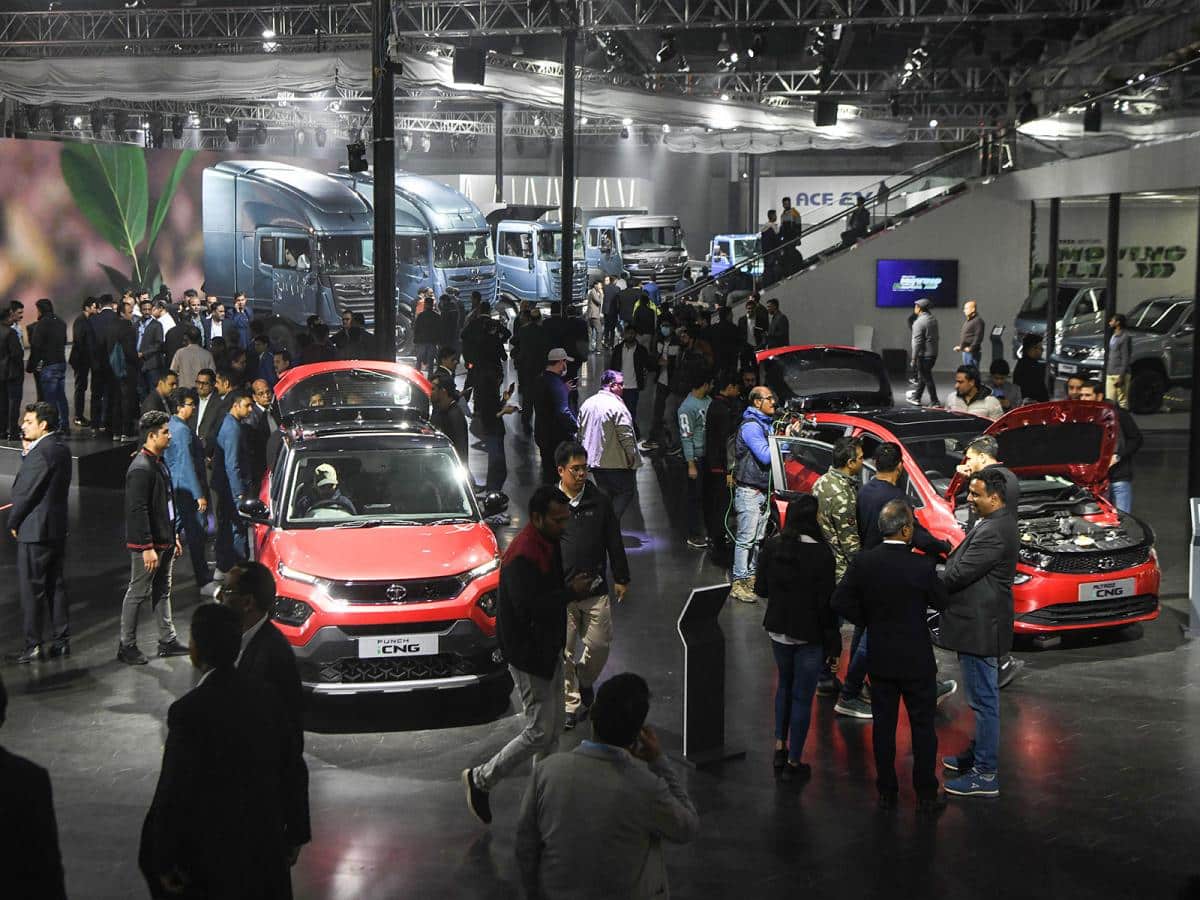 Global Car Industry Faces Turmoil Amidst Dispute Over Chinese Chip Manufacturer