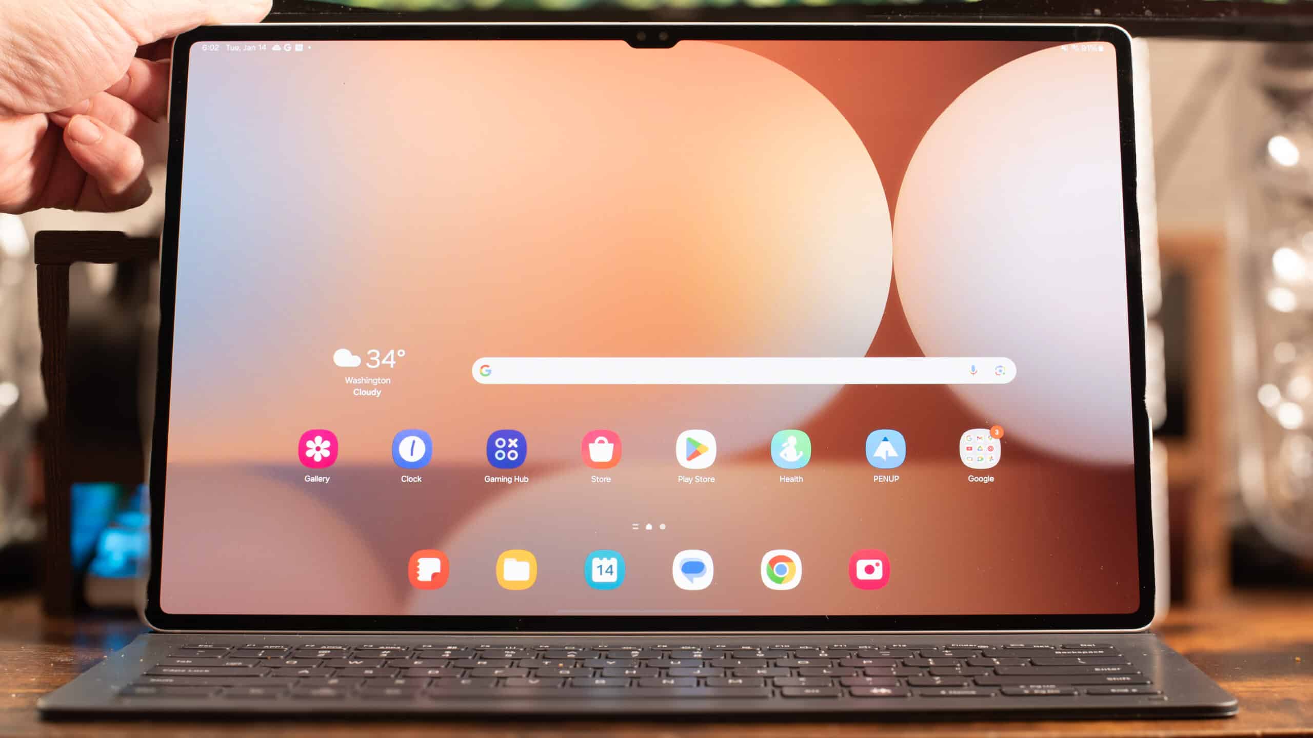 Samsung Galaxy Tab S11: A Productivity Powerhouse Challenging iPadOS 26