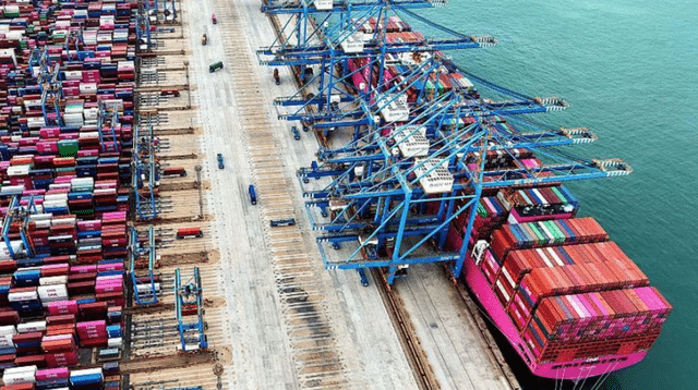 China Criticizes US for Imposing Additional 100% Tariff, Accusing It of Double Standards