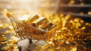 Gold Prices Under Scrutiny: Expert Insights on Buying or Selling