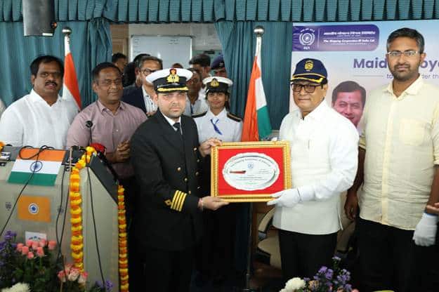 India's VLGC Shivalik Anchors Under National Flag, Strengthening Maritime 'Atmanirbharata'