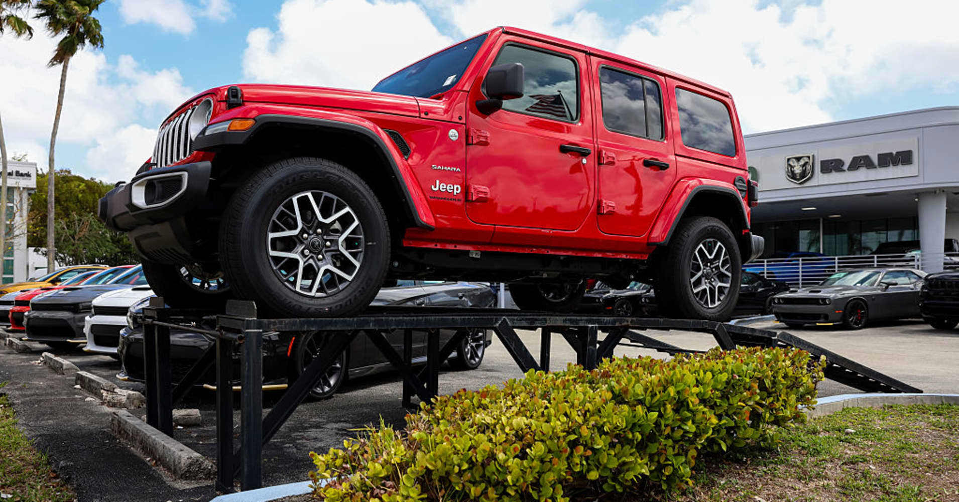 Stellantis Unveils $13B U.S. Investment Plan, Prioritizing Non-EV Initiatives
