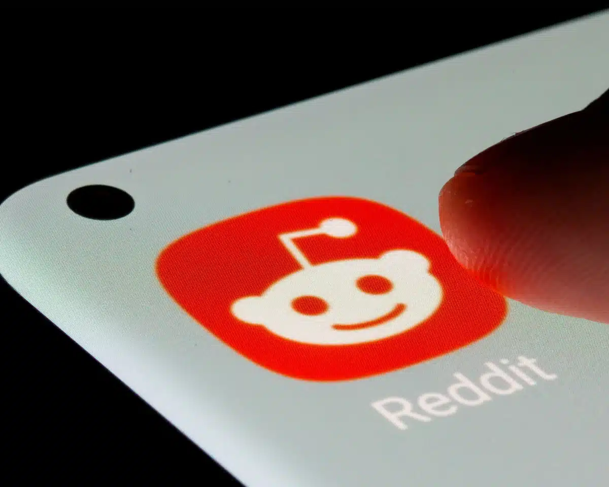 Australia Expands Teen Social Media Ban to Include Reddit Starting Next Month