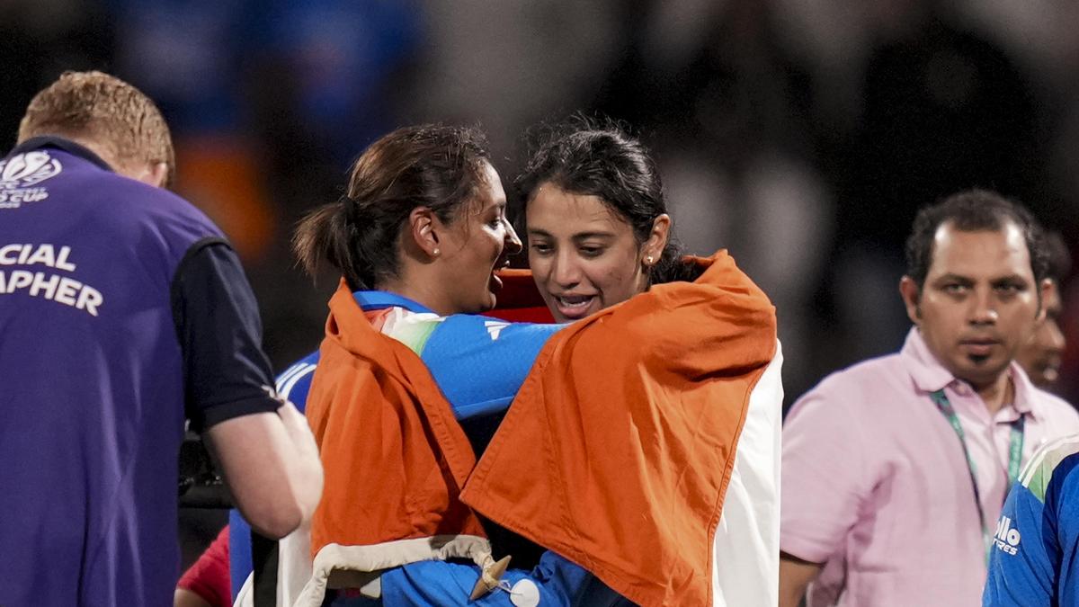 Calls for Smriti Mandhana to Succeed Harmanpreet Kaur Following World Cup Triumph