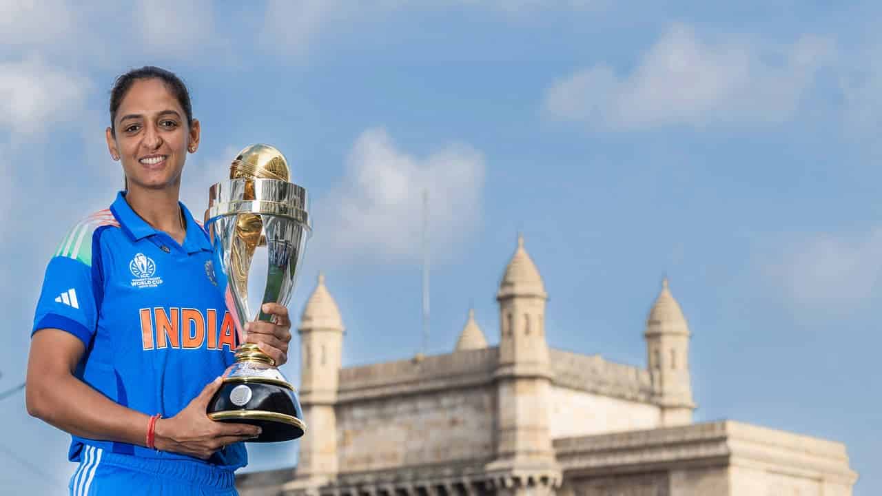 Harmanpreet Kaur Channels MS Dhoni's Legendary Pose Agai