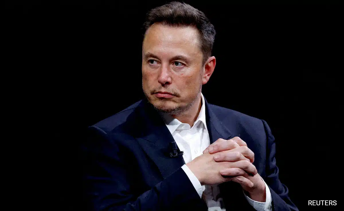Musk Discusses Lunar and Martian Ventures Following $1 Trillion Package Announcement