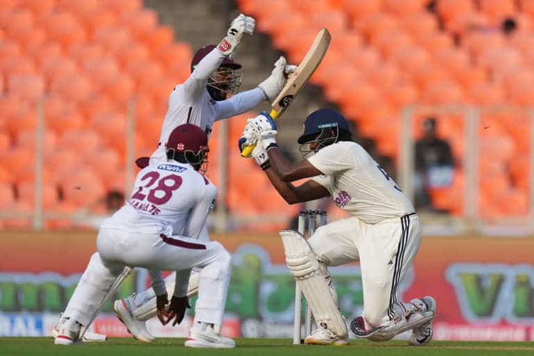 Ryan ten Doeschate Reveals Team India's Strategy for Day 2 of Guwahati Test Against South Africa