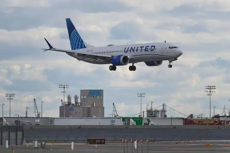 US Government Shutdown Disrupts Travel Plans: Over 100 Flights Canceled Ahead of Thanksgiving