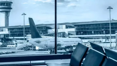 US Government Shutdown Leads to Over 2,500 Flight Cancellations; Thanksgiving Travelers Face Confusion