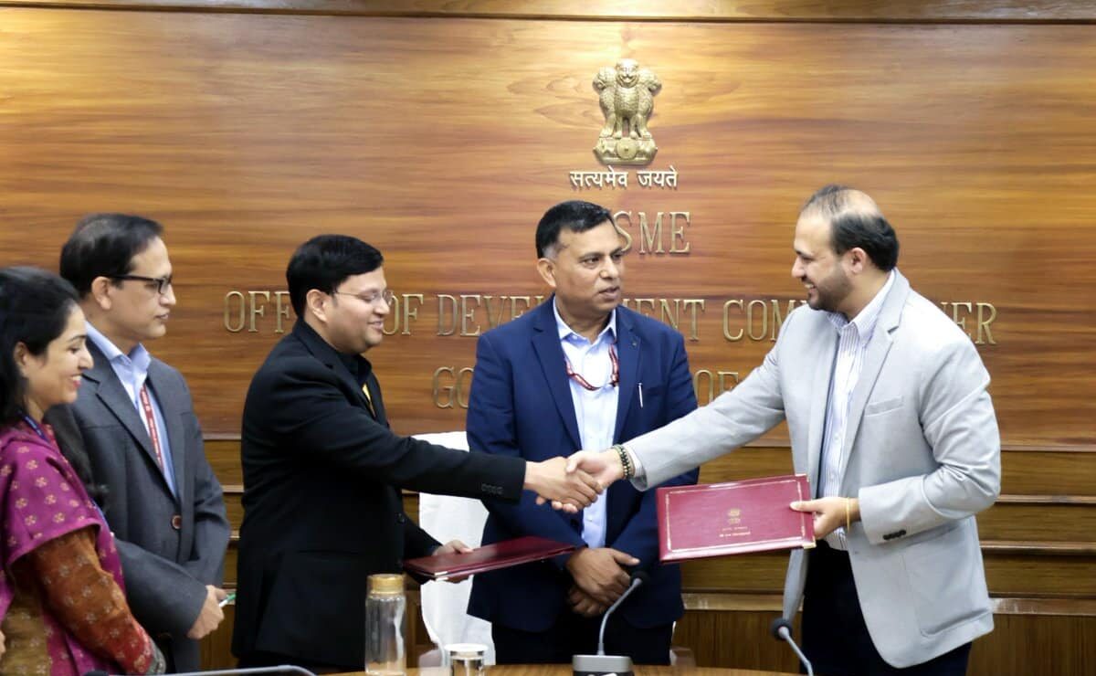 Empowering Artisans: MoU Signed Between MSME and Amazon
