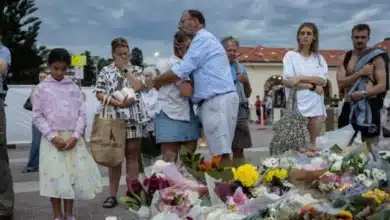 Global Tributes: Minute's Silence Observed for Victims of Bondi Beach Attack