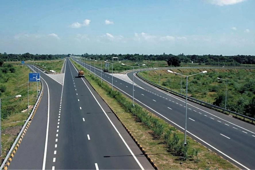 Highway Projects Delayed: 574 NH Initiatives Face Deadline Misses as Rs 3.6 Lakh Crore Stalled