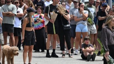 How can parents talk to their kids about the Bondi terror attack?