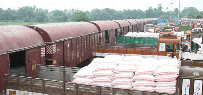 Indian Railways Boosts Fertilizer Transport for Farmers