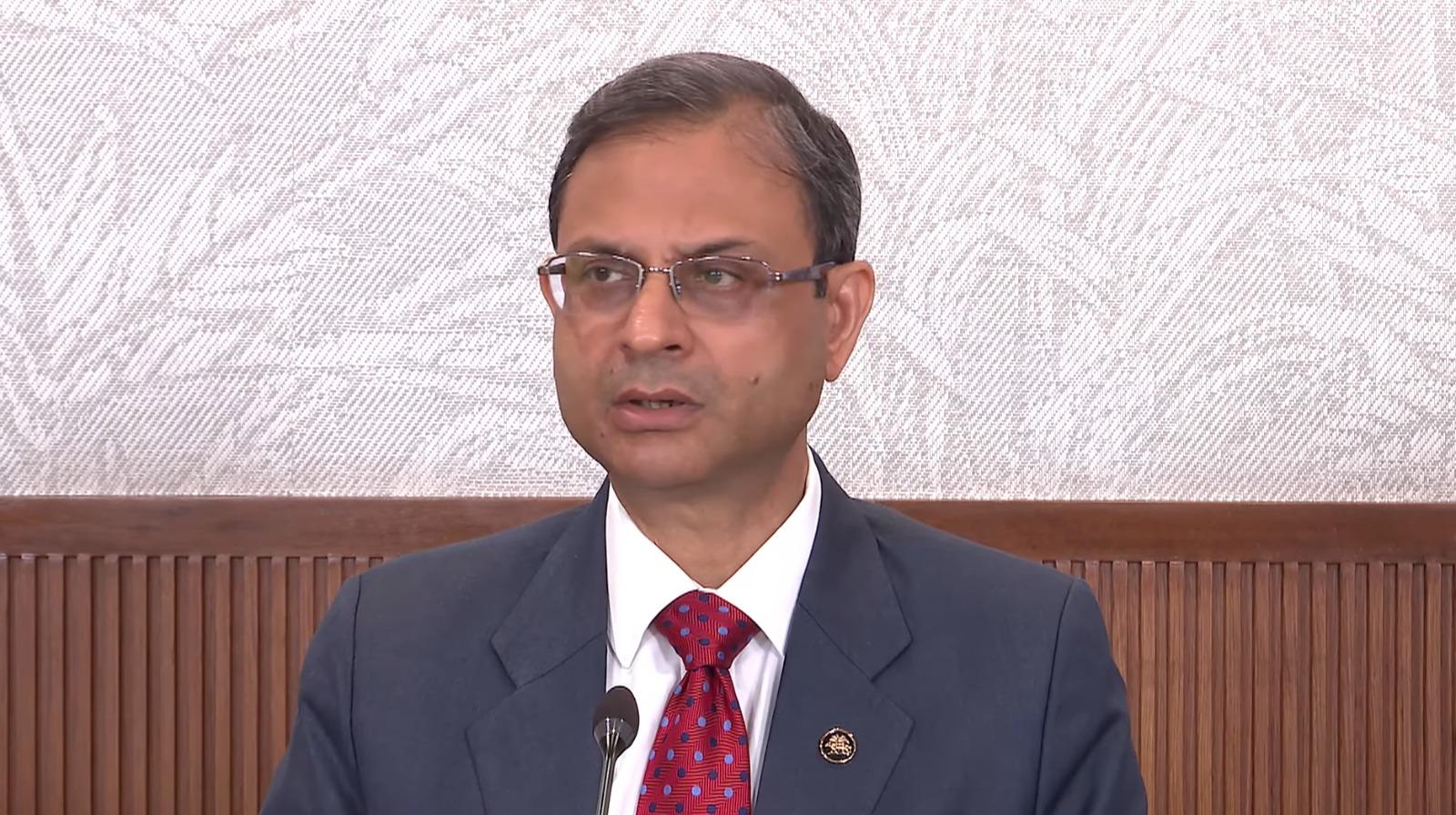 RBI Governor Sanjay Malhotra Discusses Minimal Impact of Trump Tariffs on Companies, Sees Opportunity for Strengthened Sectors
