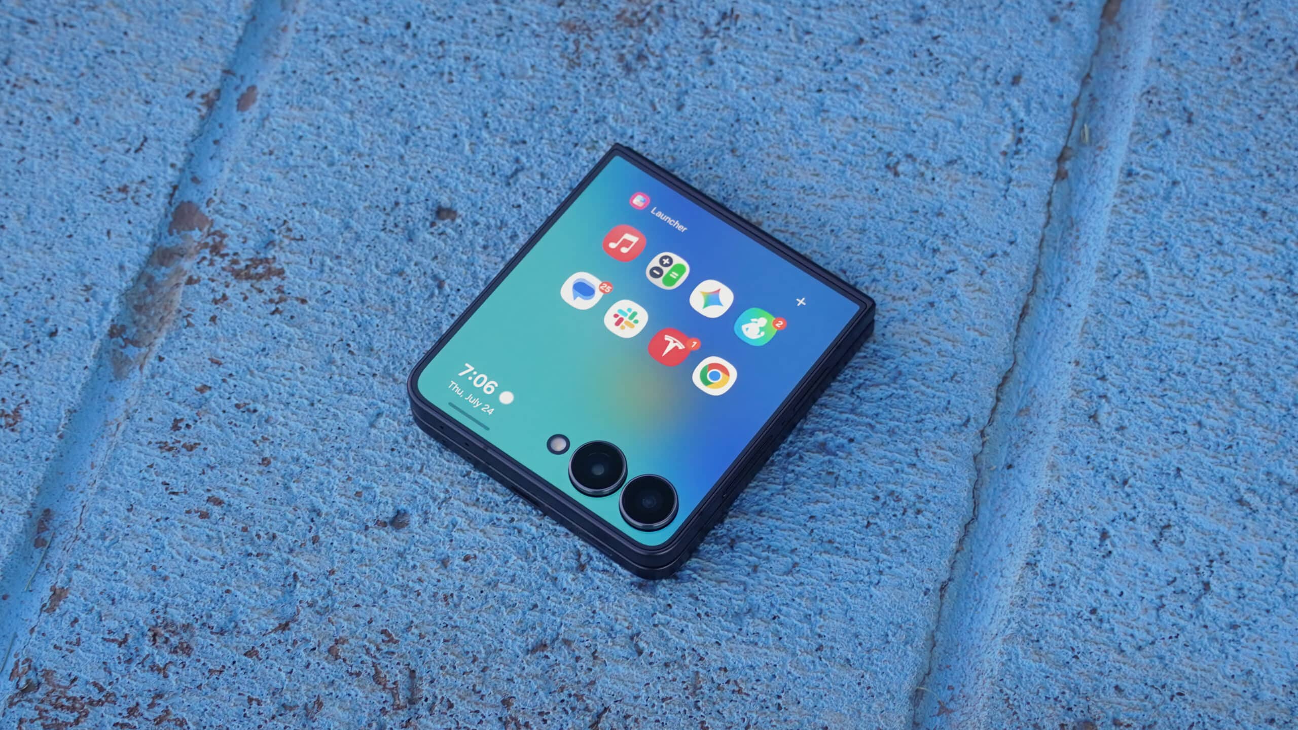 Samsung Galaxy Z Flip 8 Might Replace Snapdragon with Exynos 2600: Report