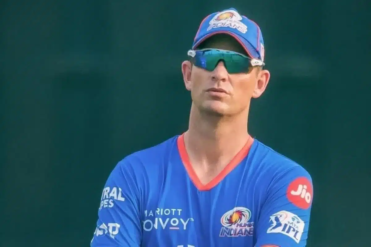 Shane Bond Shares Insights on Managing Fast Bowlers in ILT20