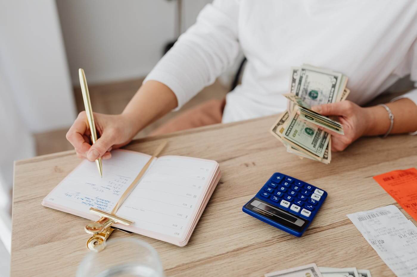 UAE Salary Insights for 2025: Understanding Worker Earnings in a No-Minimum Wage Environment