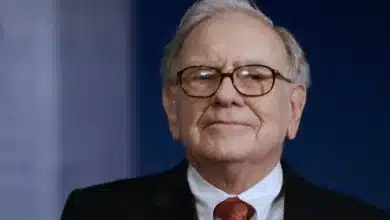 Unlocking Warren Buffett's Success Mantra: Insights for Companies and Sectors