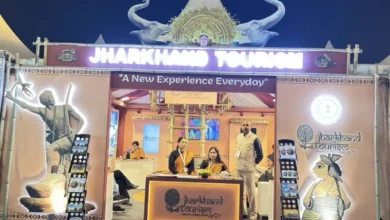 French Visitor Dives into Jharkhand's Cultural Delights at Bharat Parv 2026