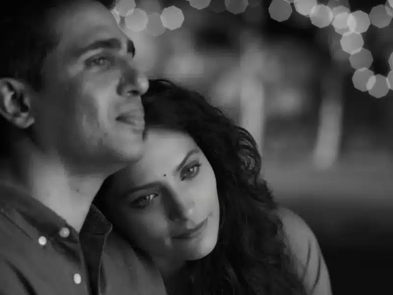 Saiyami Kher and Gulshan Devaiah Team Up Again for Swanand Kirkire's New Music Video 'Aise Na Humko'