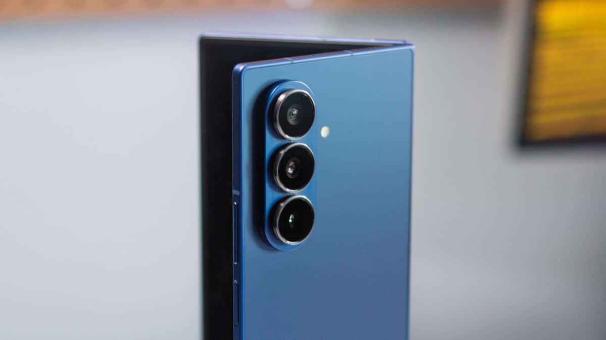 Samsung Galaxy Z Fold 8 to Feature Dual Glass Display for Enhanced Crease Management