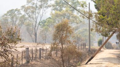 why comms dropped out during the central Victorian fires