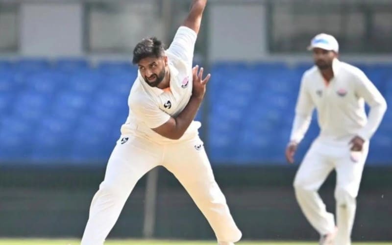 Dinesh Karthik's Viral Advice to Young Cricketers: Embrace the Auqib Nabi Approach