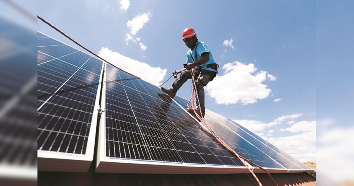 India Embraces Hybrid and Storage Power Projects Amidst Low Solar Prices, According to Report