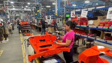 US Households Face Growing Strain Amid Diverging Economic Conditions