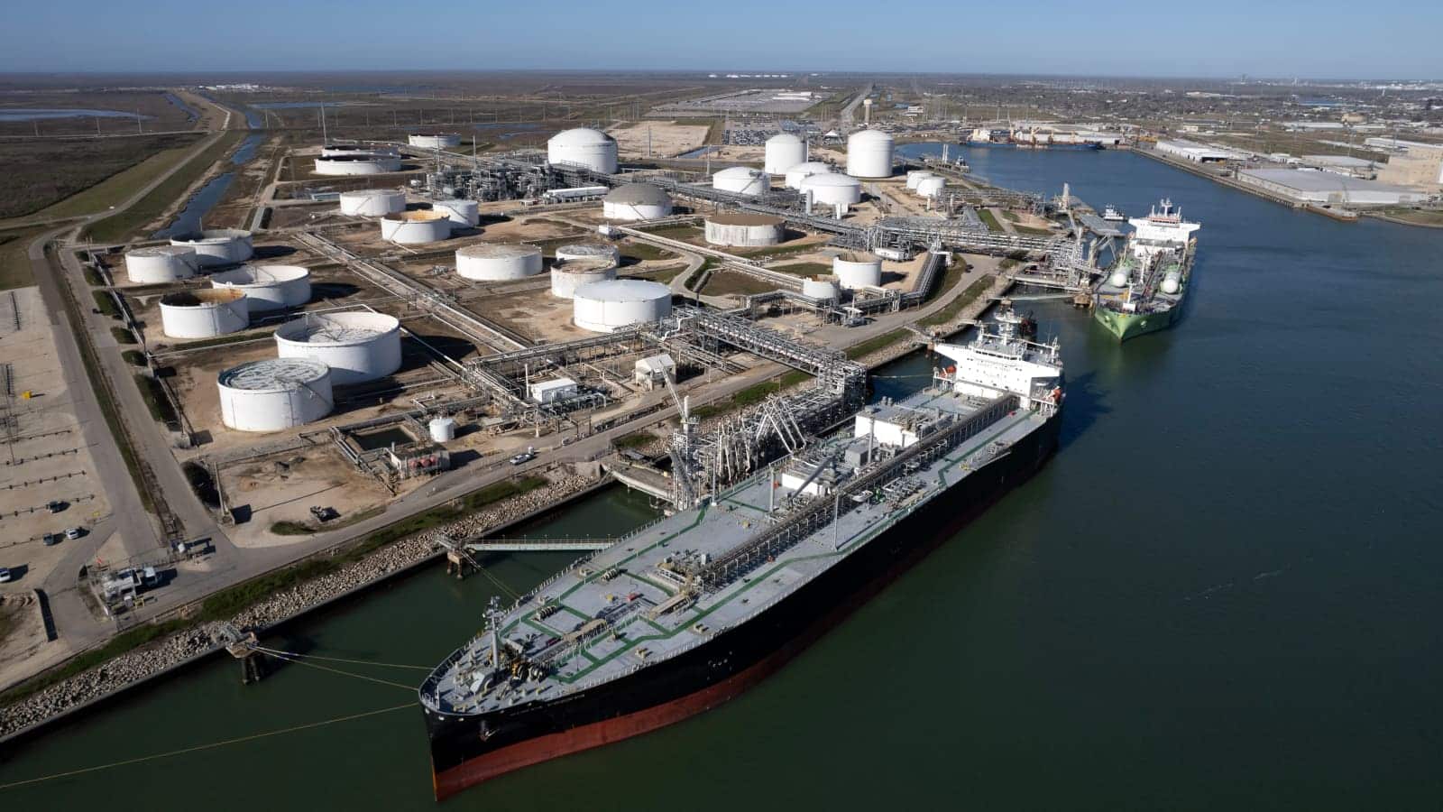Brent Oil Prices Fall Below $100 as Trump Postpones Military Action on Iranian Power Plants