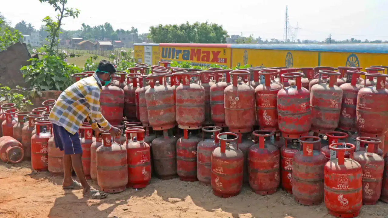 Current LPG Cylinder, Petrol, and Diesel Prices for March 18, 2026: City-Wise Breakdown Amid Middle East Tensions