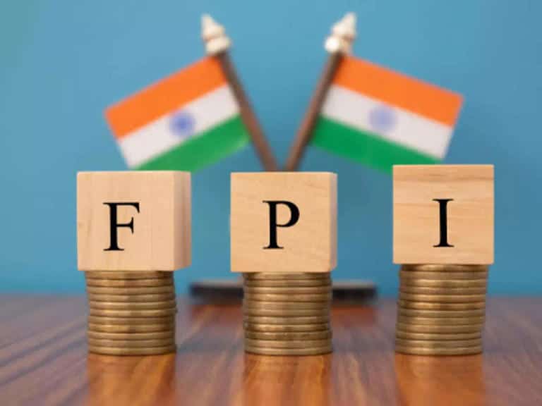 Foreign Investors Withdraw Rs 52,704 Crore in Two Weeks Amid Middle East Conflict Impacting Markets