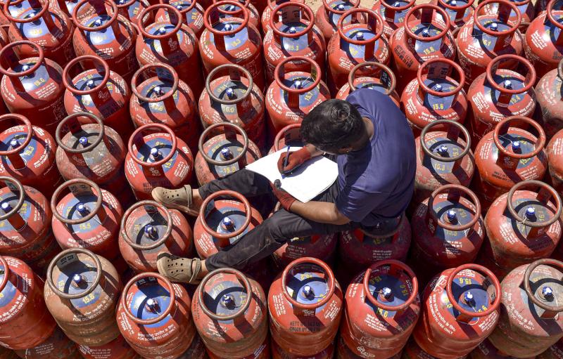 Government Guarantees Robust Fuel Security Amid Rumors