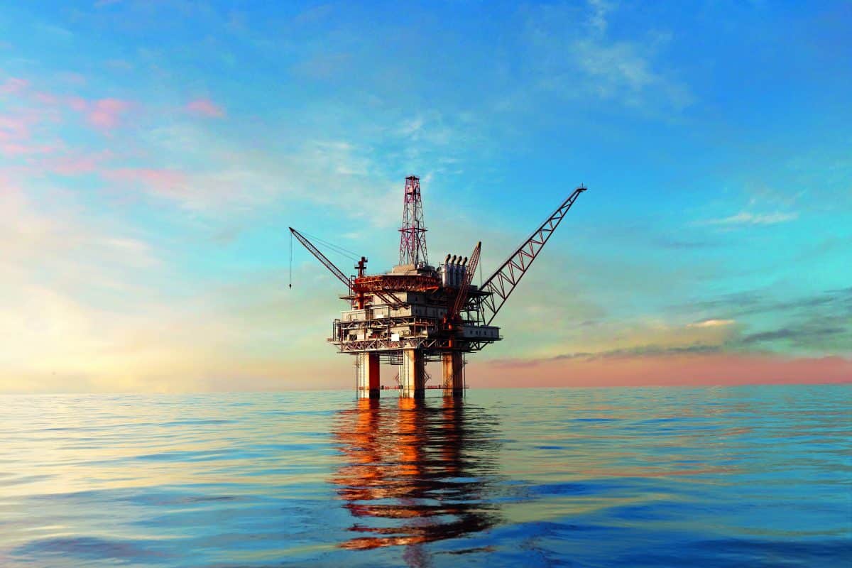 Crude Oil Set for Significant Weekly Increase as Middle East Crisis Escalates