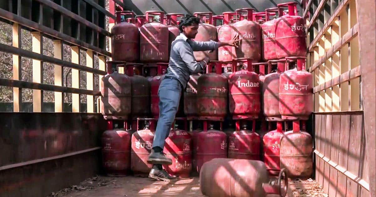 LPG Crisis Impacts Restaurants: Staff Confront Salary Cuts and Layoffs Amid Kitchen Struggles