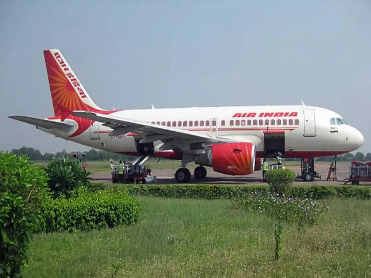 Oil Prices Fall Below $90 as IndiGo and SpiceJet Shares Rise Following Trump's Indication of Near End to Iran Conflict