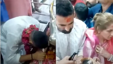 Akshay Kumar and Dimple Kapadia Pay a Visit to Mahakaleshwar Temple Before Bhooth Bangla Premiere