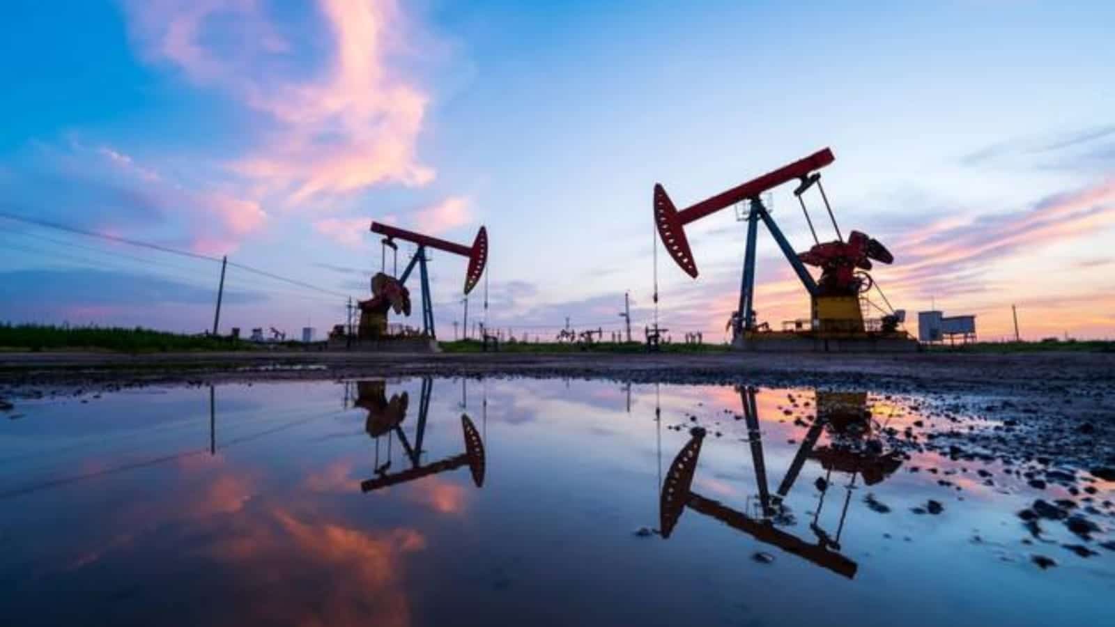 Asian Markets Retreat as Oil Surge and Iran Tensions Impact Investor Sentiment