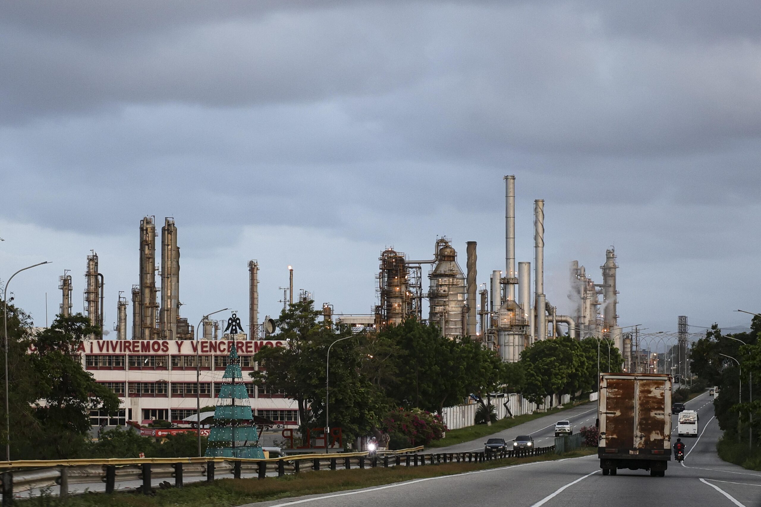 India Boosts Venezuela Oil Imports to Six-Year High Amid US-Iran Conflict and Hormuz Crisis