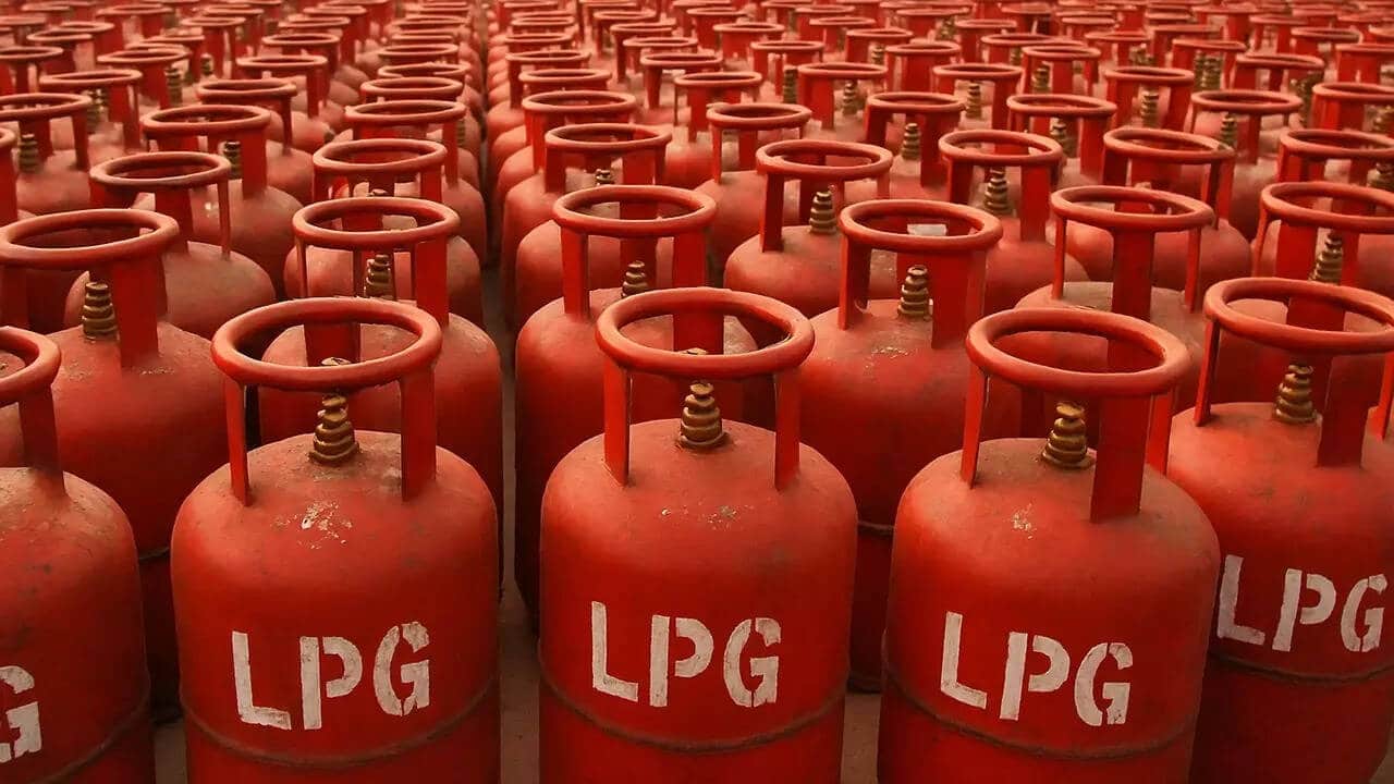 No Fuel Shortage: Government Guarantees Full Domestic Supply of LPG, PNG, and CNG Amid Hormuz Energy Crisis