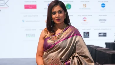 Sonali Kulkarni Stuck in Mumbai Traffic for 5 Hours, Shares Frustrating Video: "This is Scary"