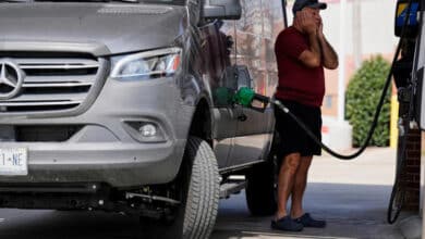 US Consumer Confidence Increases Amid Rising Gas Prices and Inflation Concerns Linked to Iran Conflict