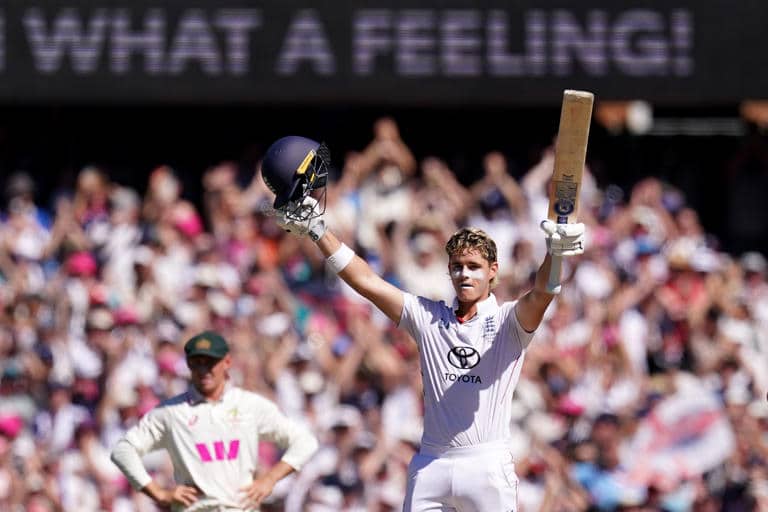 Alastair Cook Takes a Swipe at Kevin Pietersen Amid Jacob Bethell Controversy: 'IPL Fills Everyone's Pockets'
