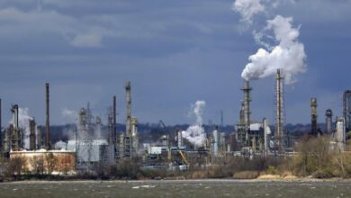 As government privatization efforts grow, lawsuits against federal contractors get more difficult