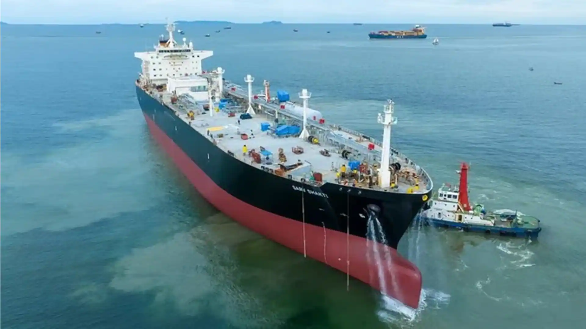 The Great 'Gas-by': 45,000-tonne LPG Tanker Prepares for Hormuz Crossing and Its Significance for India