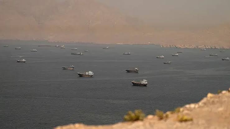 Crude Oil Prices Hit Four-Month Low Amid Improved Hormuz Traffic and Iran Supply Outlook