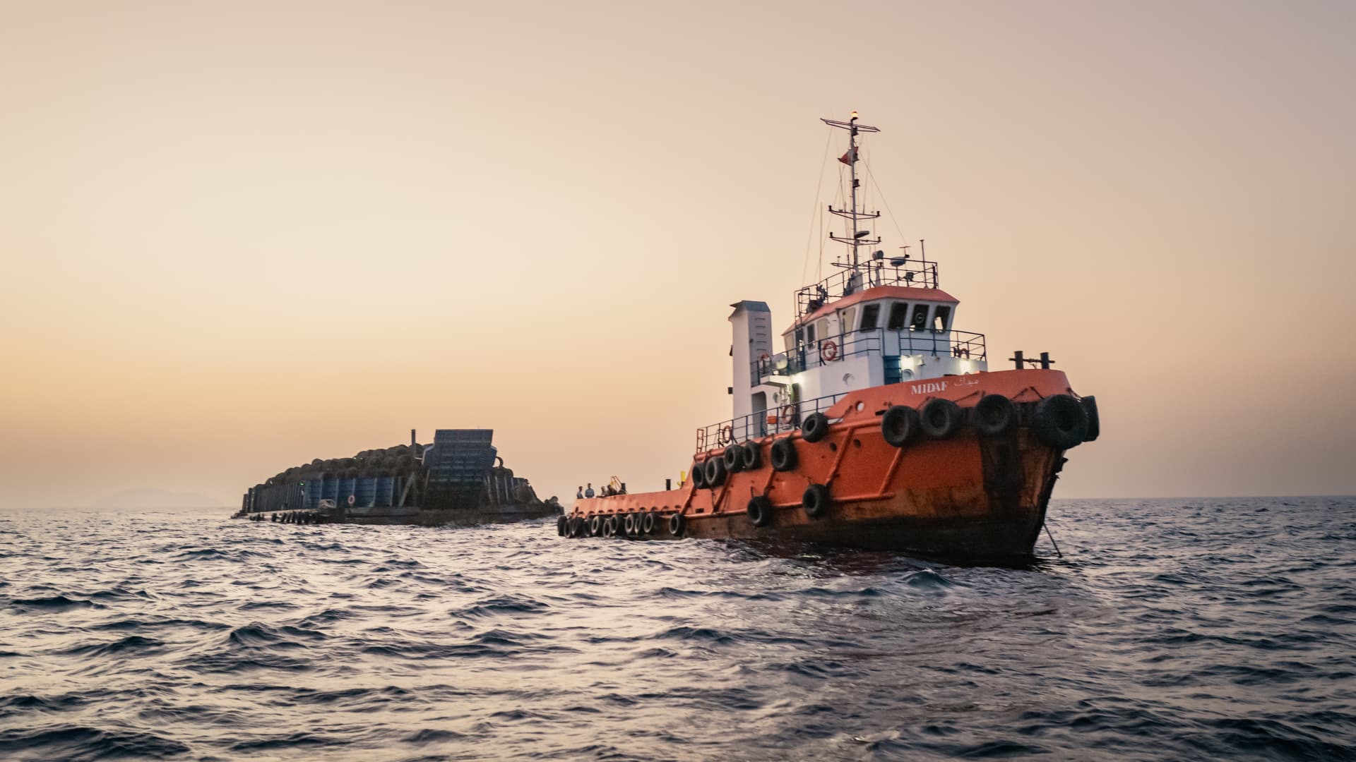 Crude Oil Prices Hold Steady at $75 as Tankers Navigate Hormuz Following Four Months of Turmoil