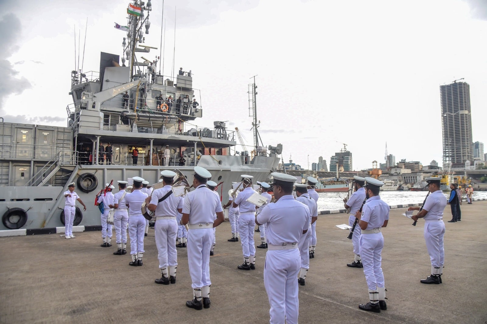 INS Sharda Strengthens India-Sri Lanka Maritime Ties in Colombo