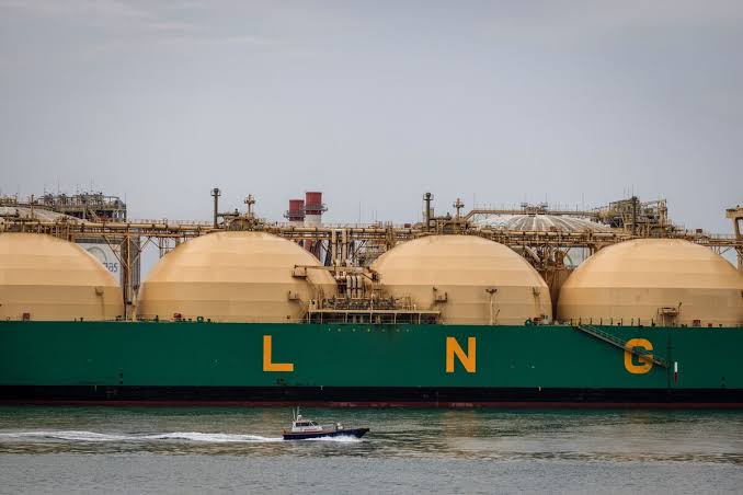 Pakistan Revises Energy Strategy, Secures Emergency LNG Amid Uncertainty in Qatar Exports